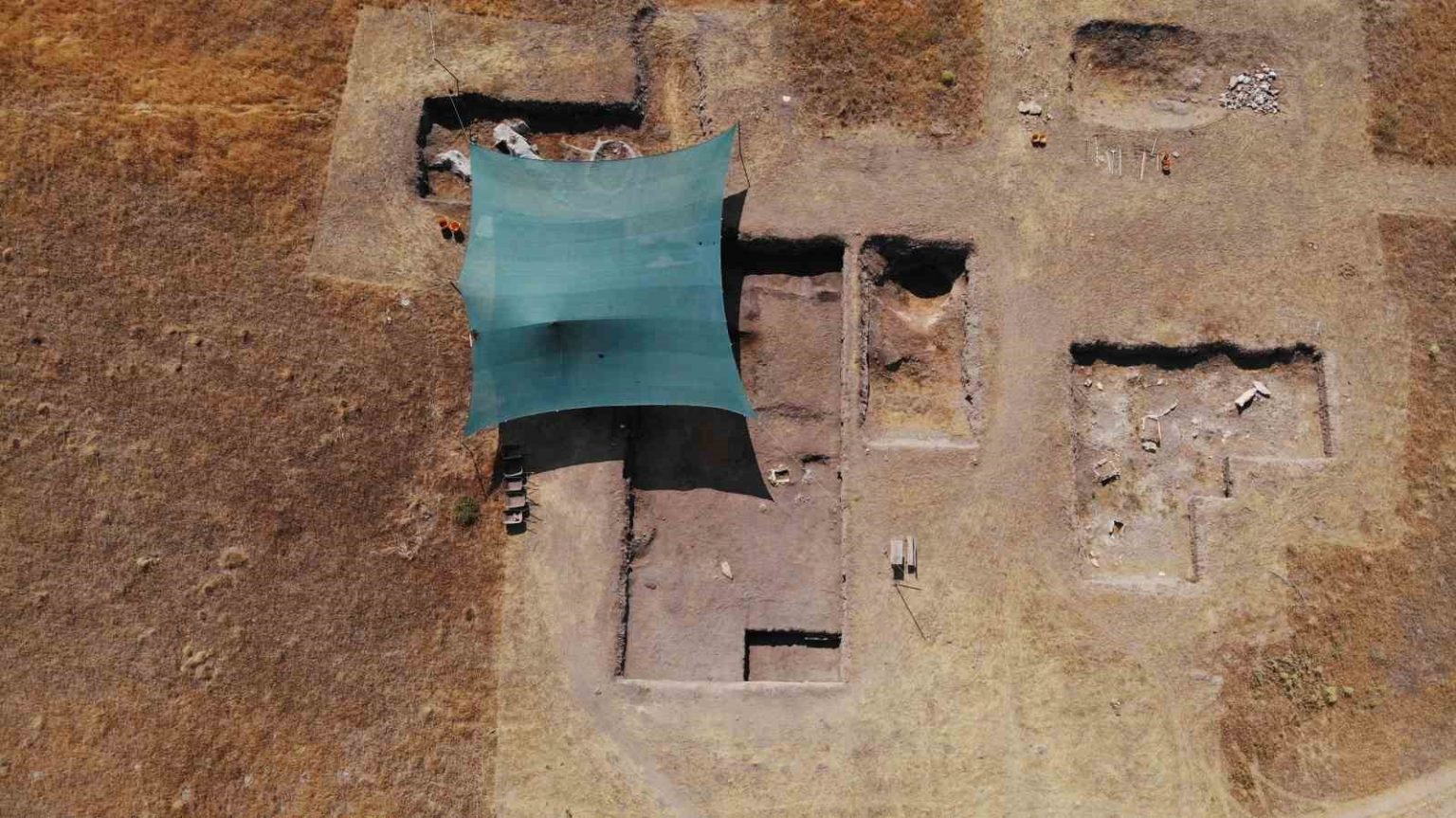 kulluoba-hoyugundeki-mezarlik-alanda-yapilan-arkeolojik-calismalarin-ilginc-sonuclari