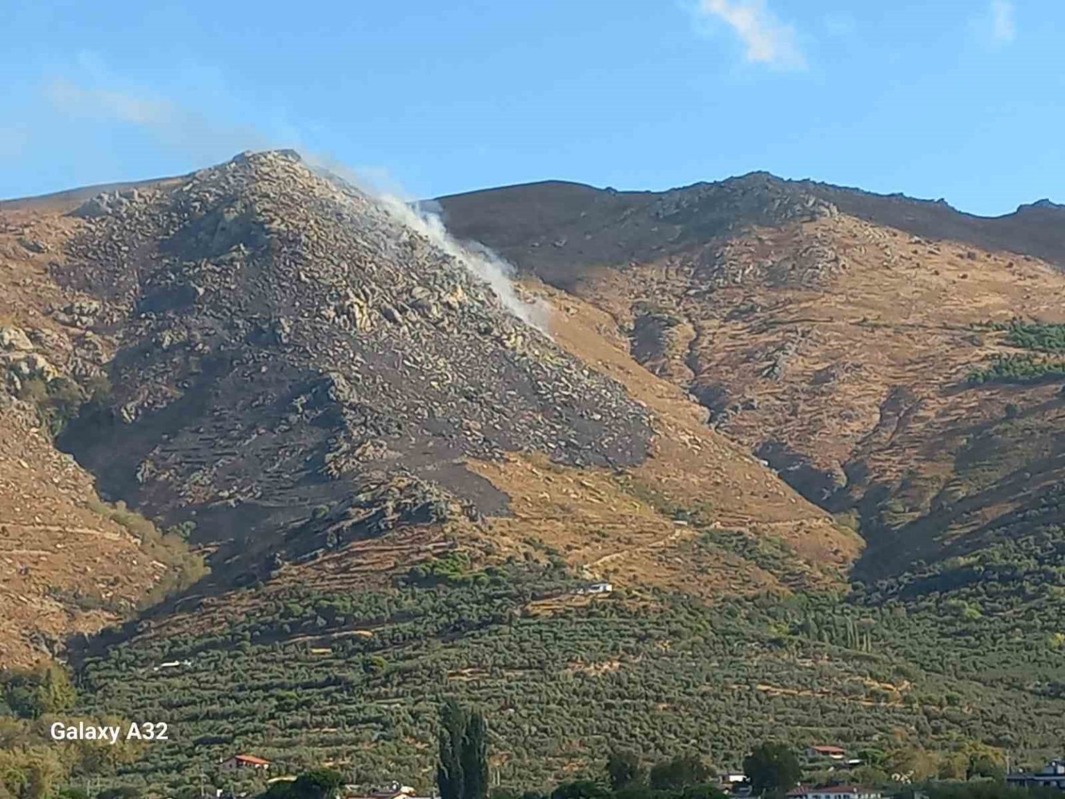 marmara-adasindaki-yangin-kontrol-altina-alindi