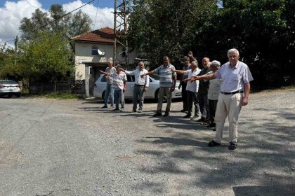 muhtar-ve-koylunun-yol-cilesi