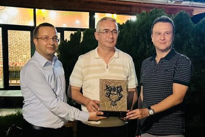 tayini-cikan-14-yillik-kurucu-bashekime-veda-programi
