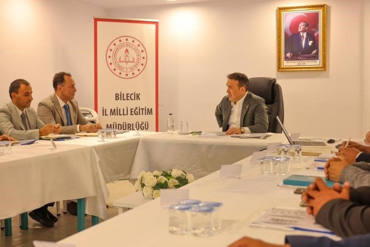 vali-sozer-egitimde-yatirimlari-ve-hazirliklari-yerinde-inceledi