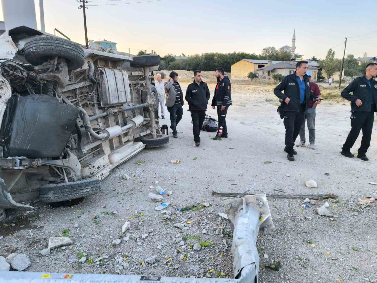 vanda-trafik-kazasi-4-yarali