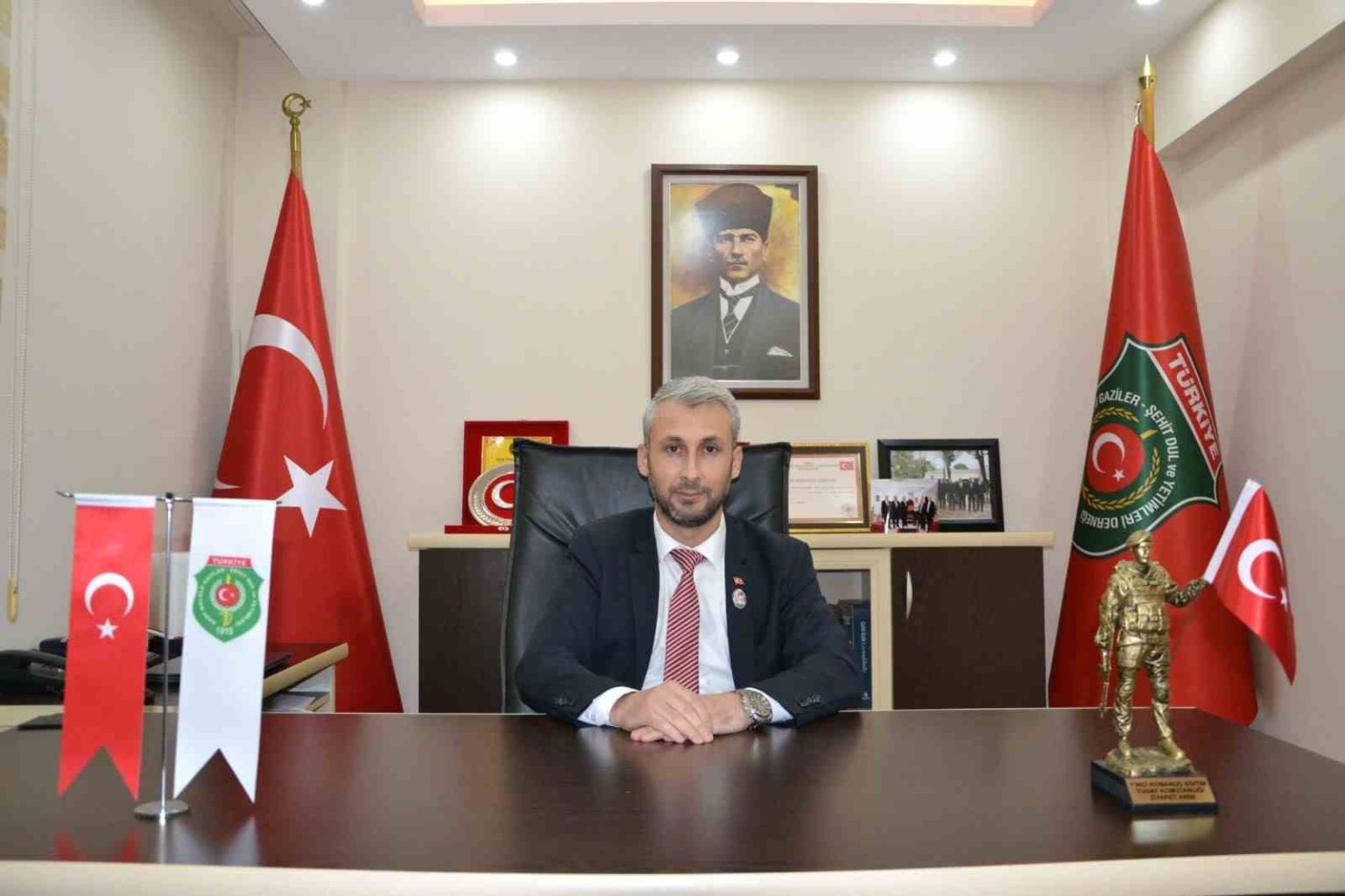 110-yildir-sehit-aileleri-ve-gazilerin-yaninda