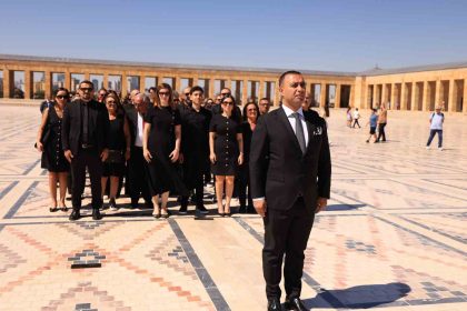 adana-ozel-eral-okullari-anitkabirde