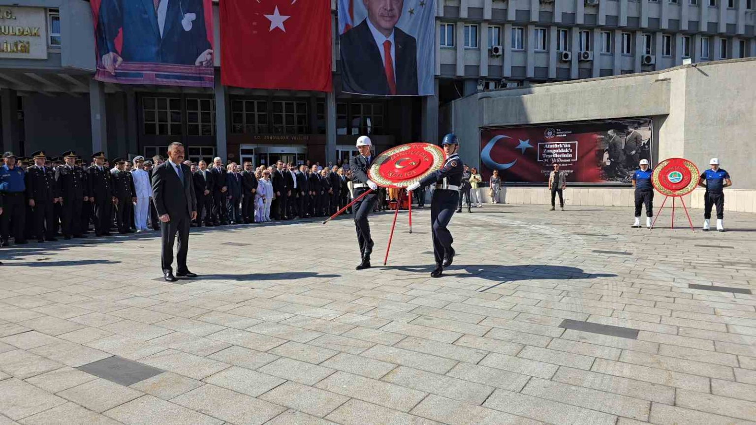 ataturkun-zonguldaka-gelisi-torenle-kutlandi