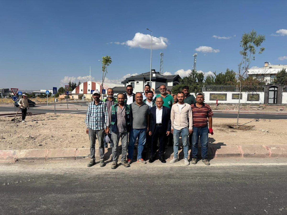 baskan-buyukkilic-sehit-komandolar-caddesini-hem-daha-konforlu-hale-getiriyoruz