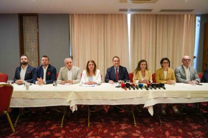 chpli-vekillerden-manisa-cikarmasi