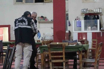 cinayetleri-islemeden-cifte-tabancayla-poz-veren-saniga-35-yil-6-ay-hapis-istendi