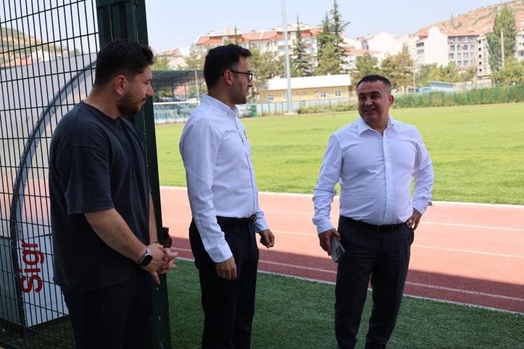 il-muduru-demir-bozuyukteki-spor-tesislerini-gezdi