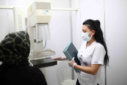 kepez-belediyesi-saglik-merkezinden-375-bin-866-kisiye-sifa-eli