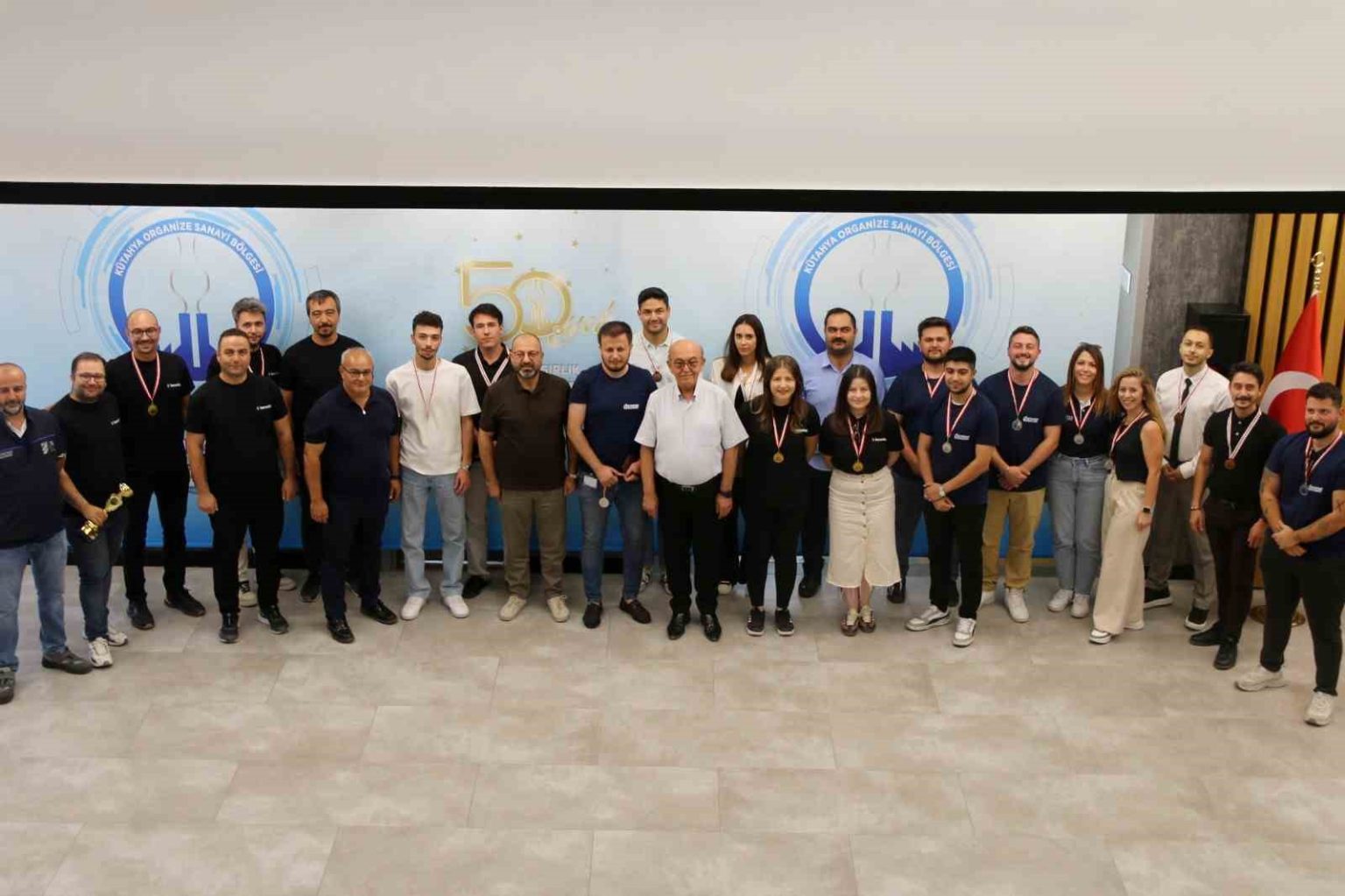 kutahyada-osb-firmalar-arasi-voleybol-turnuvasi-sona-erdi