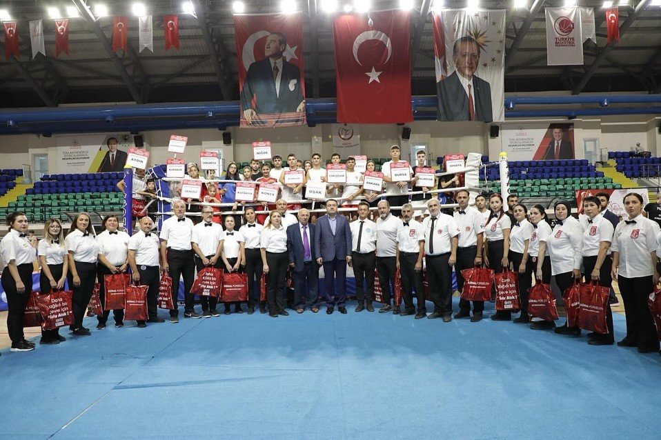kutahyali-sporcular-zafer-kupasinda-sampiyon-oldu