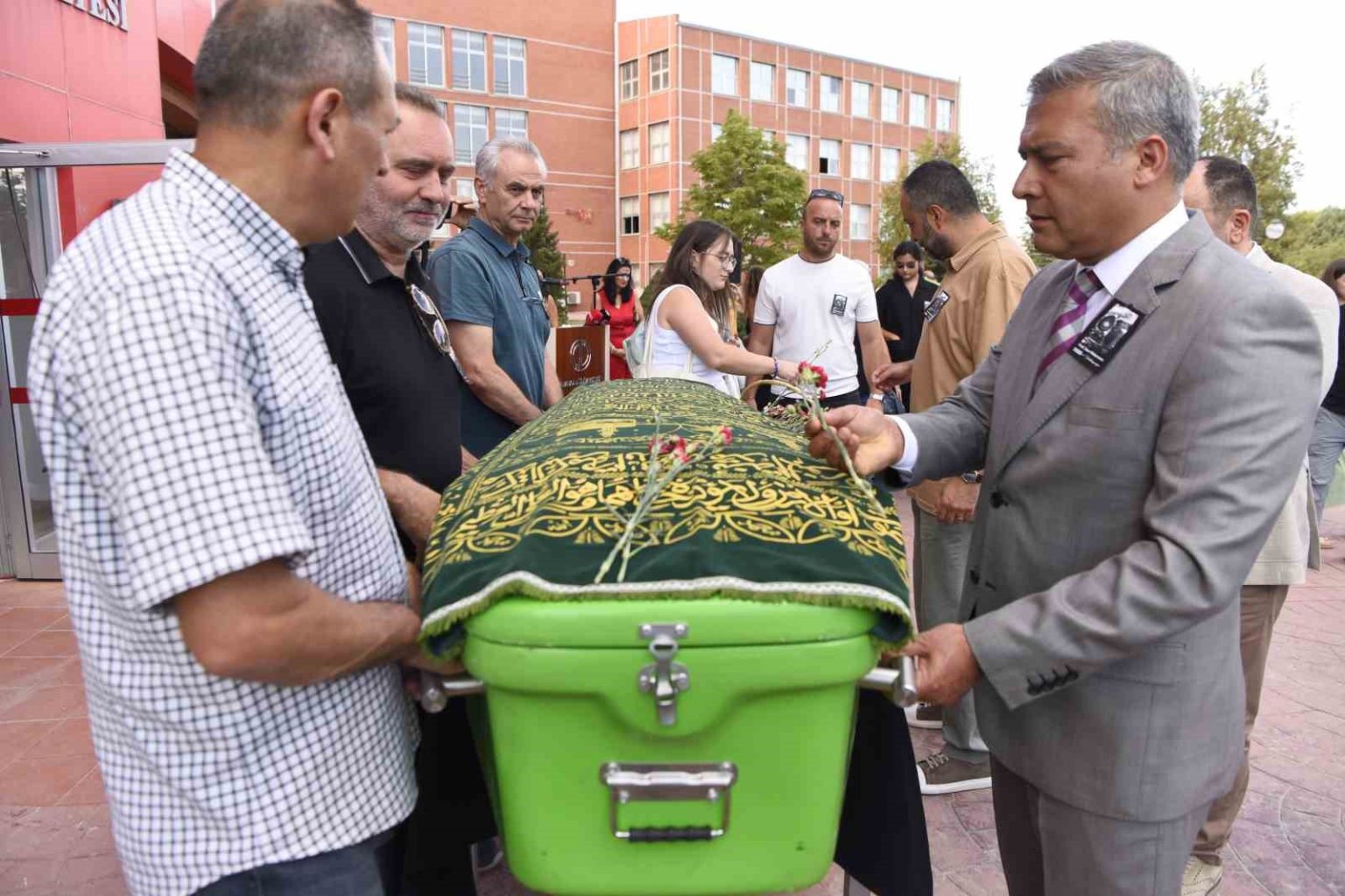 prof-zaur-mukerrem-anma-toreniyle-son-yolculuguna-ugurlandi