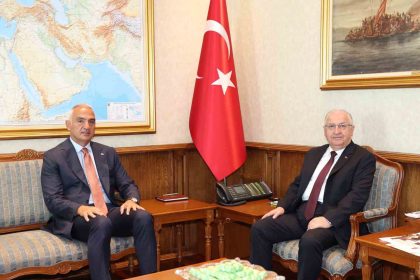bakan-guler-kultur-ve-turizm-bakani-mehmet-nuri-ersoy-ile-bir-araya-geldi