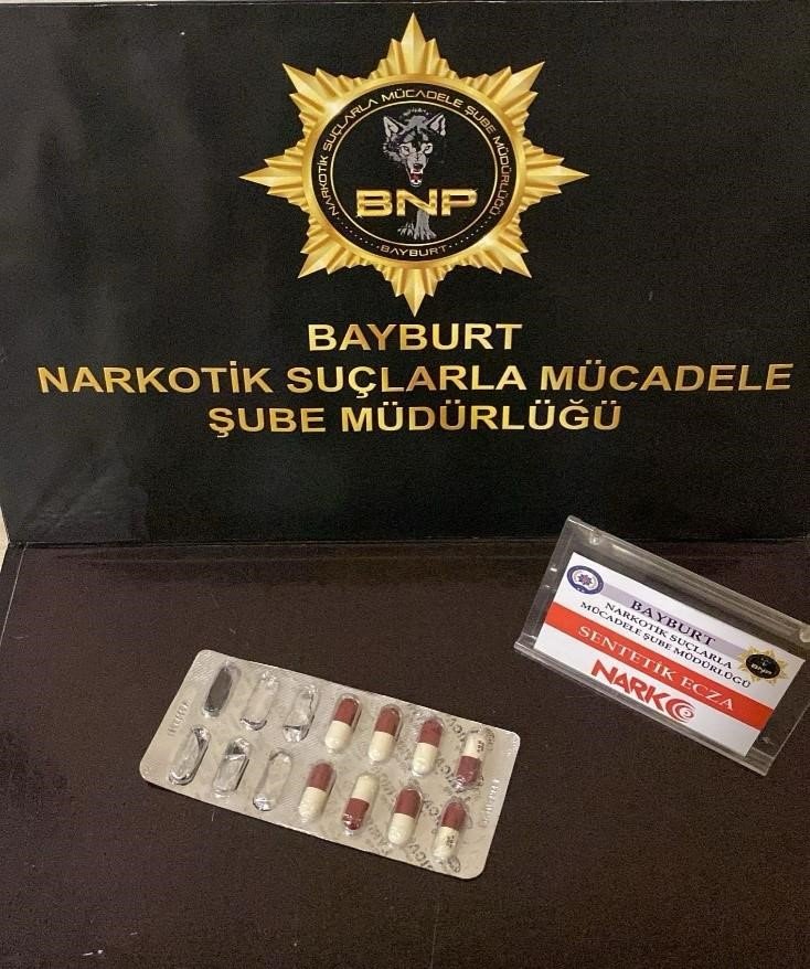 bayburtta-bir-miktar-uyusturucu-ele-gecirildi