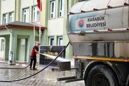 belediyeden-yeni-egitim-yili-oncesi-hijyen-seferberligi