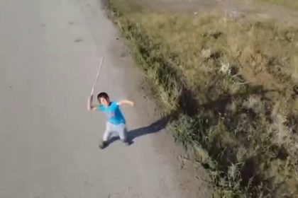 bir-cocugun-drone-ile-sinavi