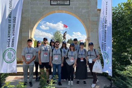 ege-universitesi-ogrencileri-kocatepe-zafer-yuruyusune-katildi