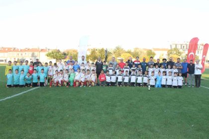 eskisehirde-u10-mini-minikler-turnuvasi-sona-erdi