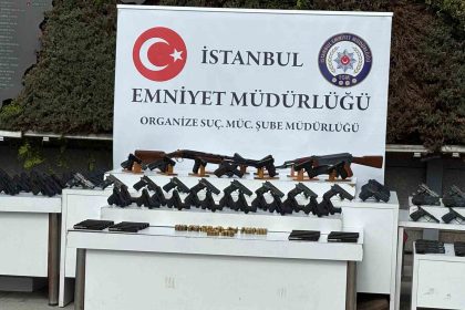 istanbulda-motosikletli-cete-operasyonu-24-kisi-yakalandi