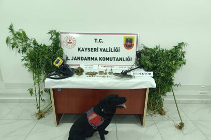 kayseride-21-adet-tarihi-eser-ele-gecirildi-1-gozalti