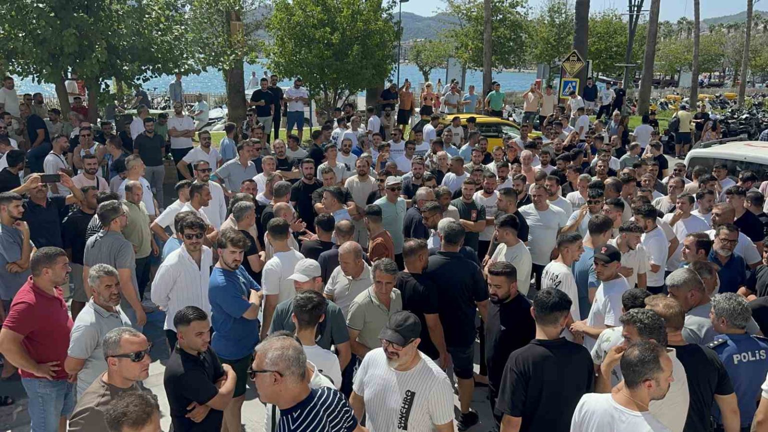 marmariste-kapalicarsi-esnafi-kesilen-cezalari-protesto-etti