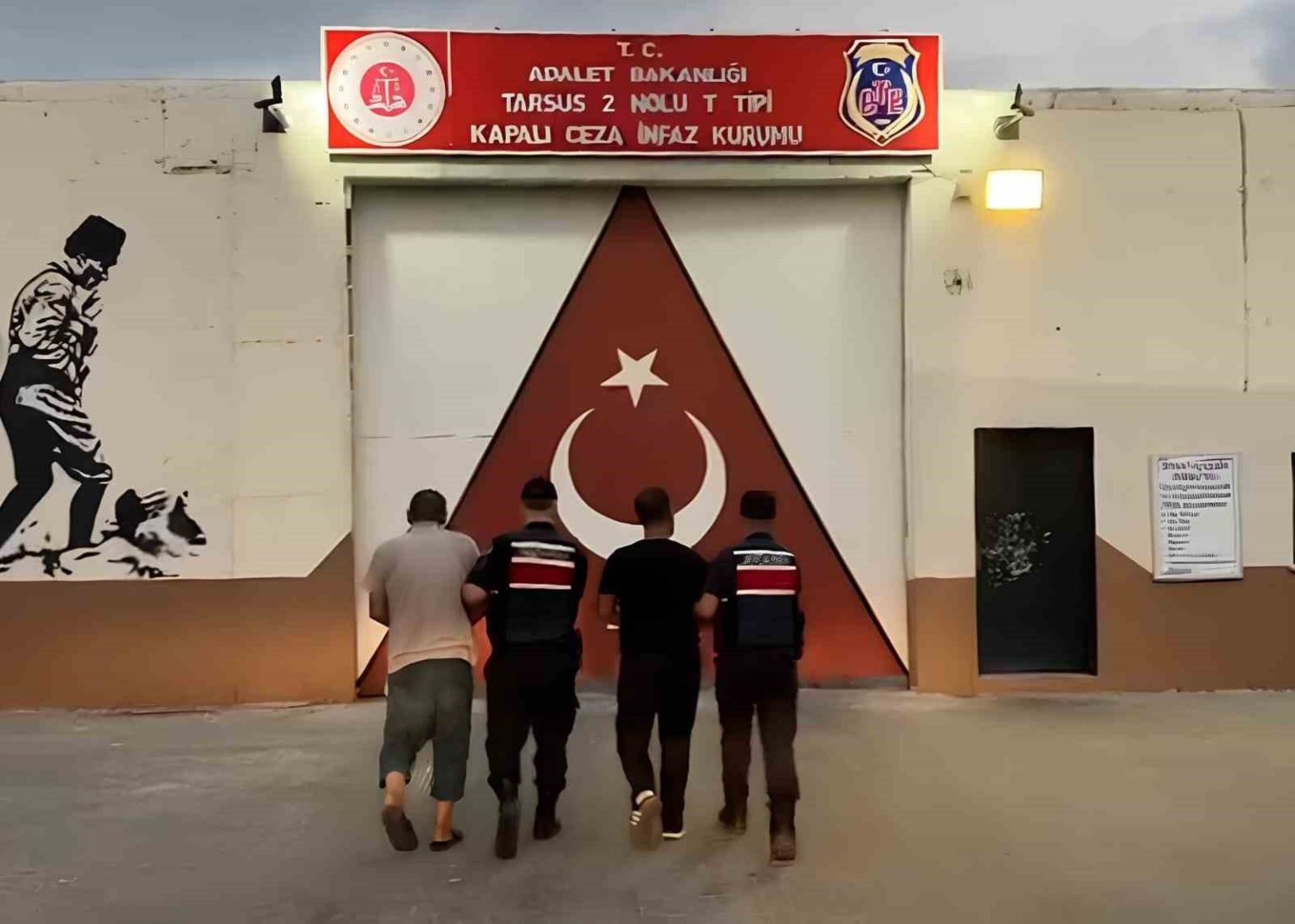 mersinde-2-ton-bakir-kablo-calan-hirsizlar-yakalanip-tutuklandi