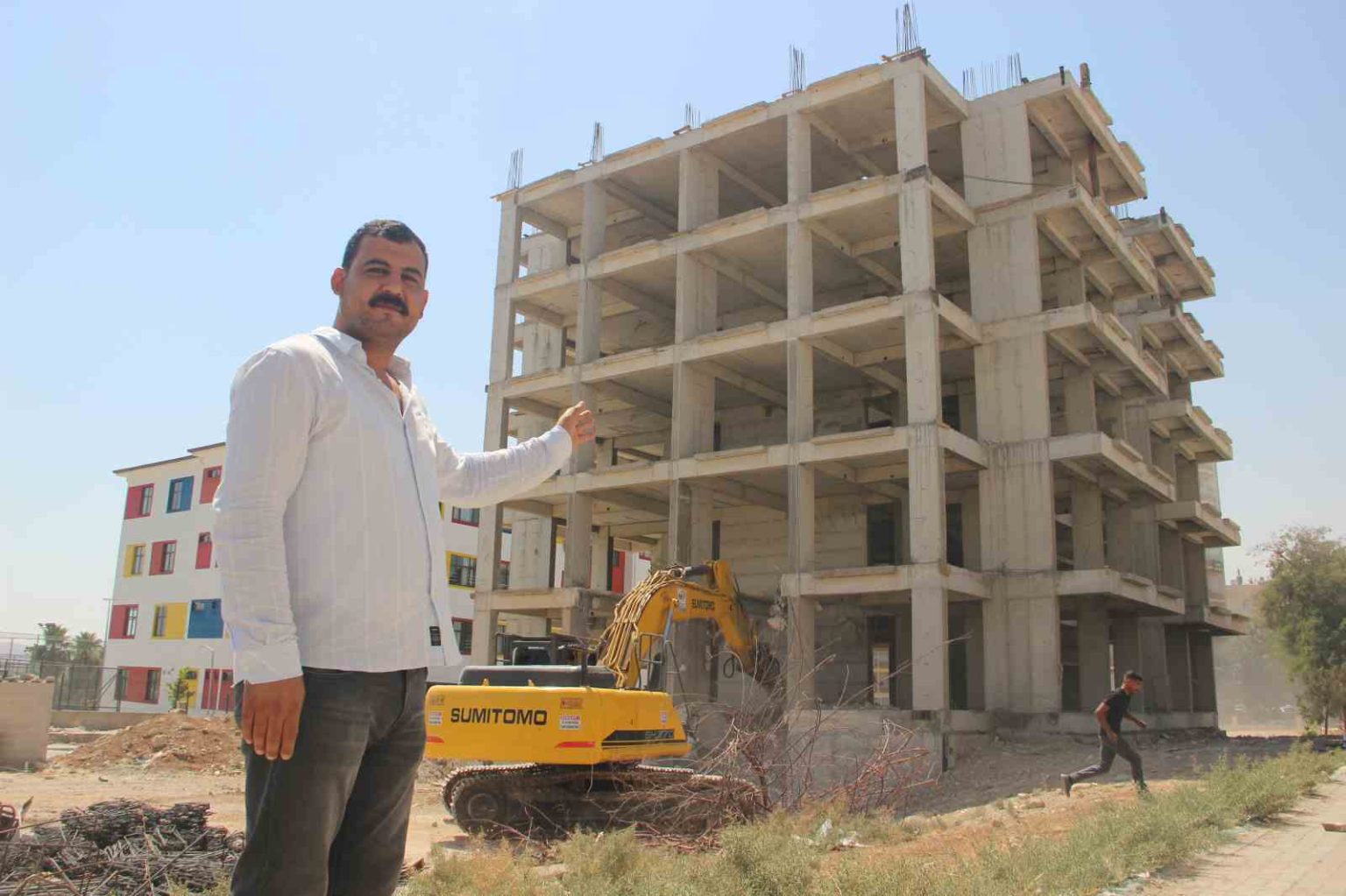 muteahhit-kendisini-ihbar-etti-bina-muhurlenerek-yikimi-yapildi