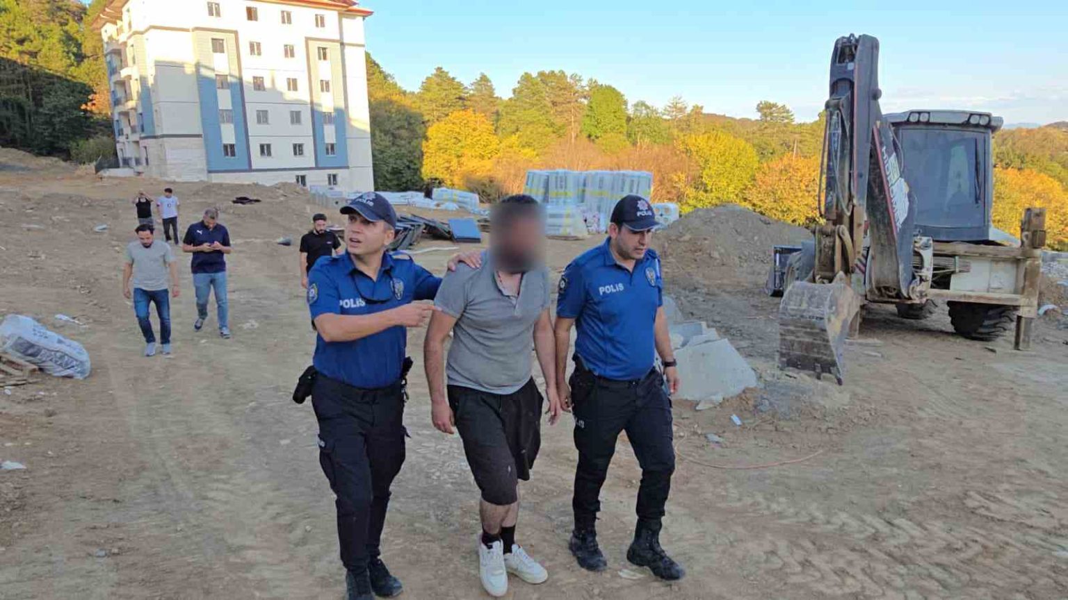 polisin-ikna-ettigi-sahis-catidan-indi