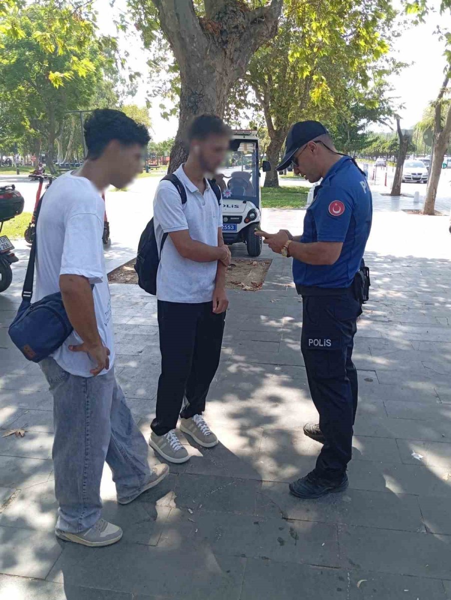 antalyadaki-denetimlerde-kacaklar-yakalandi-binlerce-sahis-sorgulandi