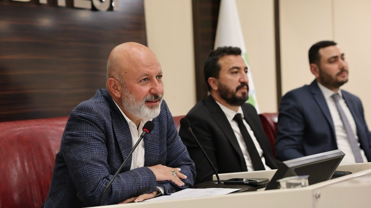 baskan-colakbayrakdar-hizla-buyuyen-ilcemize-yatirim-yapan-kazancli-cikacak