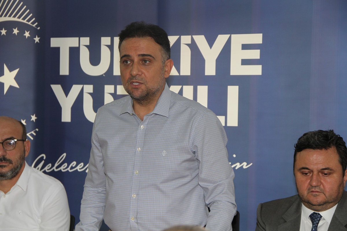 baybatur-belediyeleri-yonetemeyen-memleketi-yonetemez