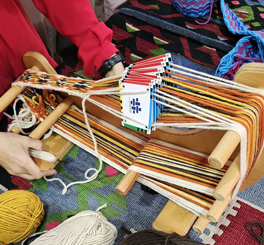 esmede-sanat-ve-gelenegin-bulustugu-kilim-calistayi