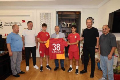 galatasaraya-transfer-olan-talasli-yildizlardan-baskan-yalcina-ziyaret