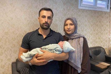 ikinci-kez-evlat-acisi-yasamamak-icin-topuk-kani-aldirmayinca-mahkeme-tedbir-karari-verdi