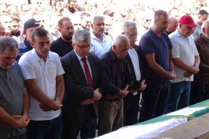 trafik-kazasinda-hayatini-kaybeden-hemsire-son-yolculuguna-ugurlandi