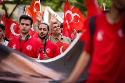 yilmazdan-fener-alayi-ve-bayrakli-yuruyuse-davet