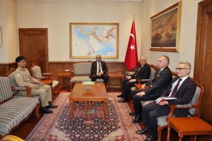 bakan-guler-pakistan-buyukelcisi-junaidi-kabul-etti