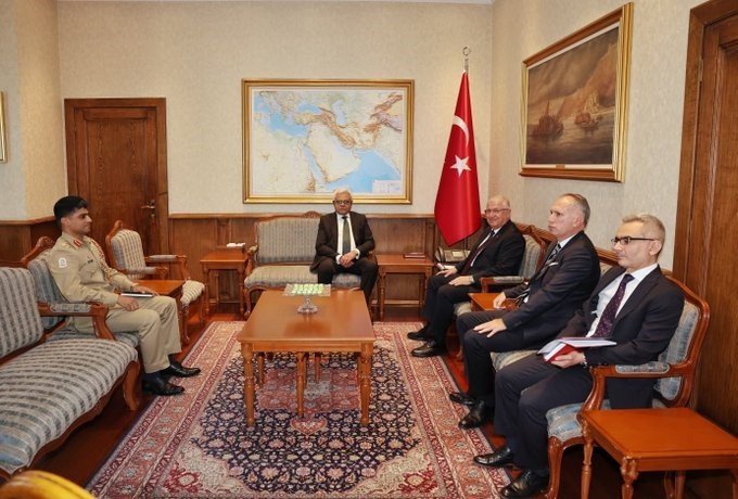 bakan-guler-pakistan-buyukelcisi-junaidi-kabul-etti
