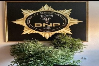bayburtta-bircok-adrese-es-zamanli-narkotik-operasyonu-yapildi