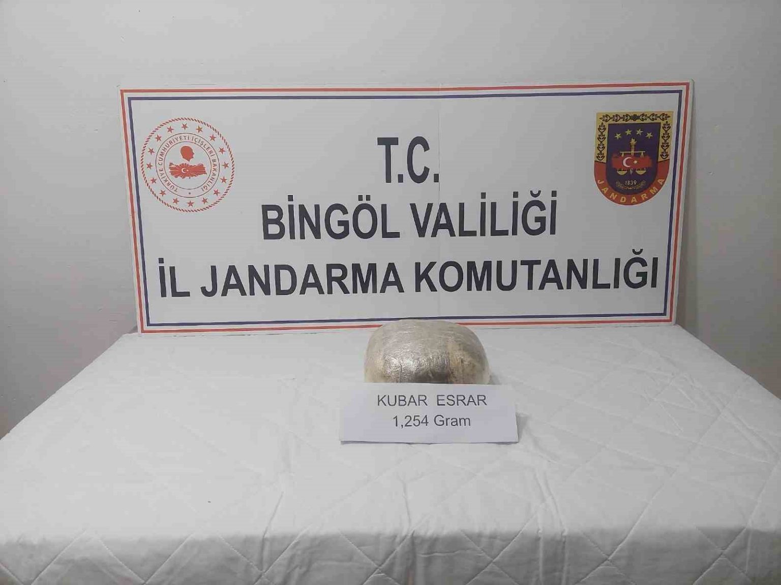 bingolde-1-kilo-esrar-ele-gecirildi