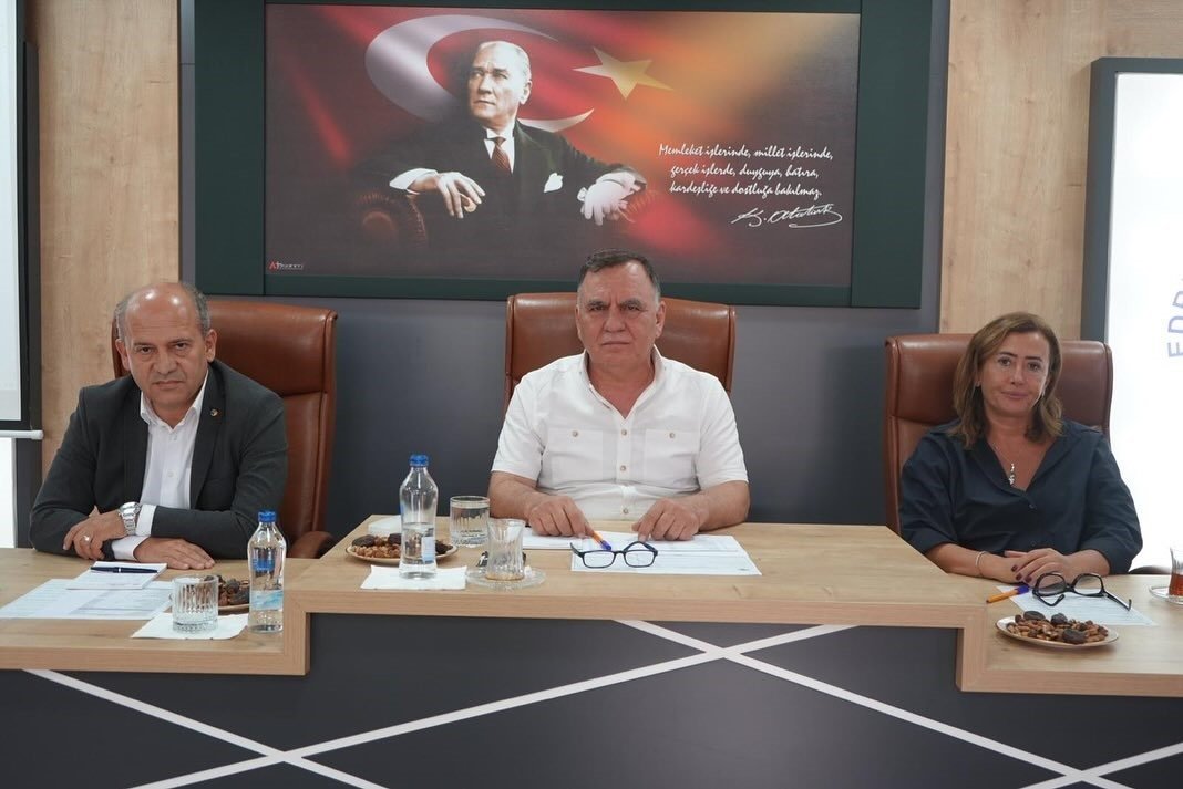 edremit-ticaret-odasinda-agustos-ayi-faaliyetleri-degerlendirildi