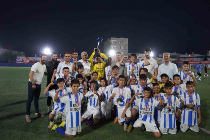 kahta-belediyespor-u-13-takimi-adiyaman-bolge-sampiyonu-oldu