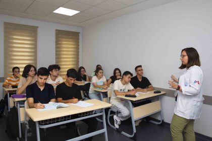 mersinde-bin-554-ogrenci-ucretsiz-kurslarla-universiteli-oldu