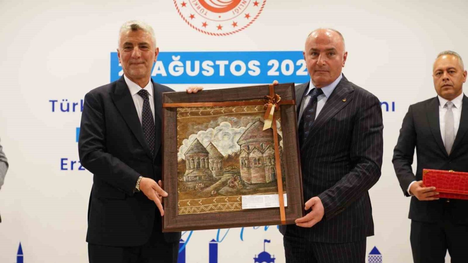ozakalin-bakan-bolata-is-dunyasinin-beklentilerini-anlatti