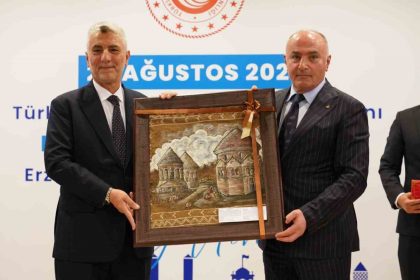 ozakalin-bakan-bolata-is-dunyasinin-beklentilerini-anlatti