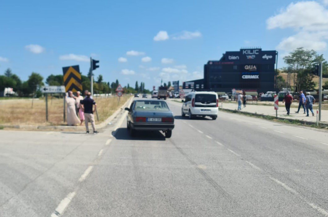 samsun-alacamda-15-dakika-arayla-iki-kaza-kamerada