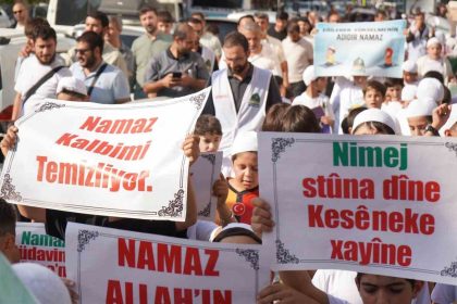 vanda-cocuklardan-namaz-temali-yuruyus