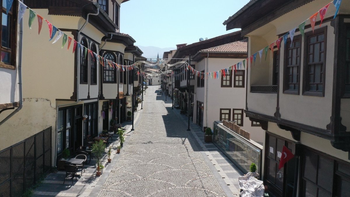 yesilyurt-belediyesi-ve-kultur-bakanligindan-lezzet-caddesi-icin-is-birligi