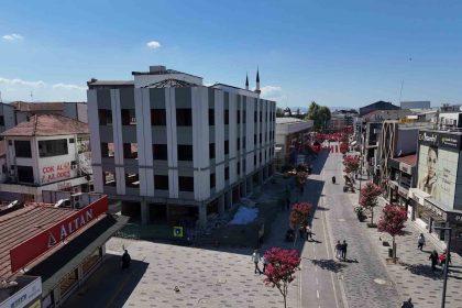 zincirlikuyu-is-merkezi-ve-kutuphanesi-insaati-tum-hiziyla-suruyor